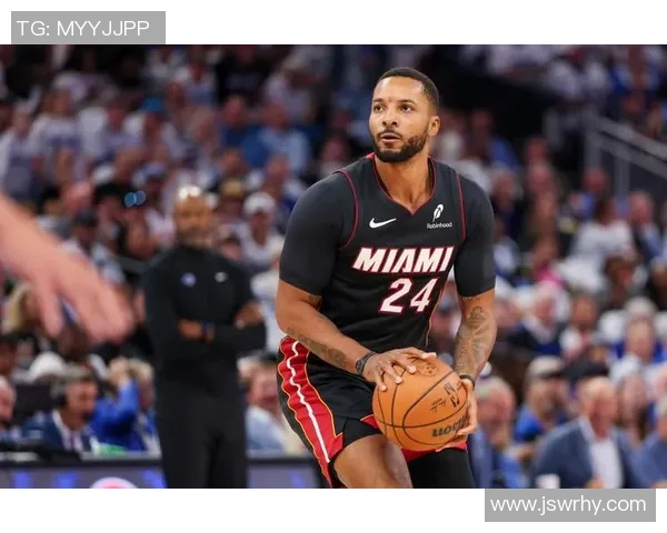 鲍威尔手腕受伤后接受X光检查显示为阴性，过度伸展并无大碍